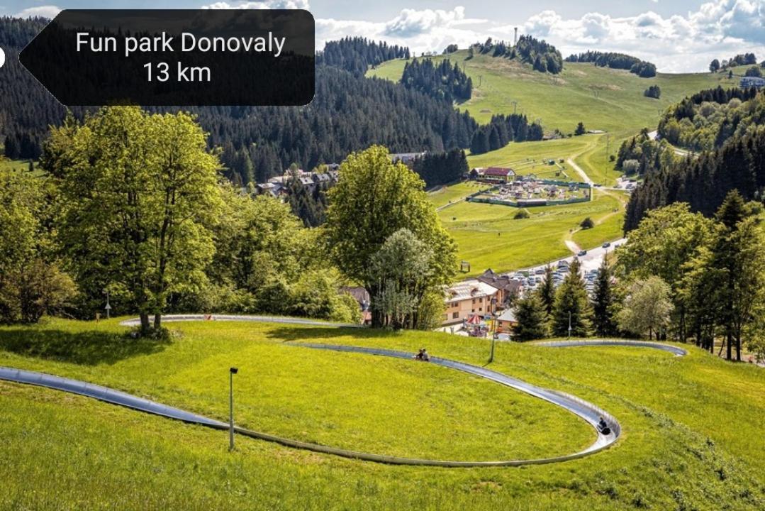 Chata Liptov, Domcek V Zahradach ลิปตอฟสกา โอซาดา ภายนอก รูปภาพ